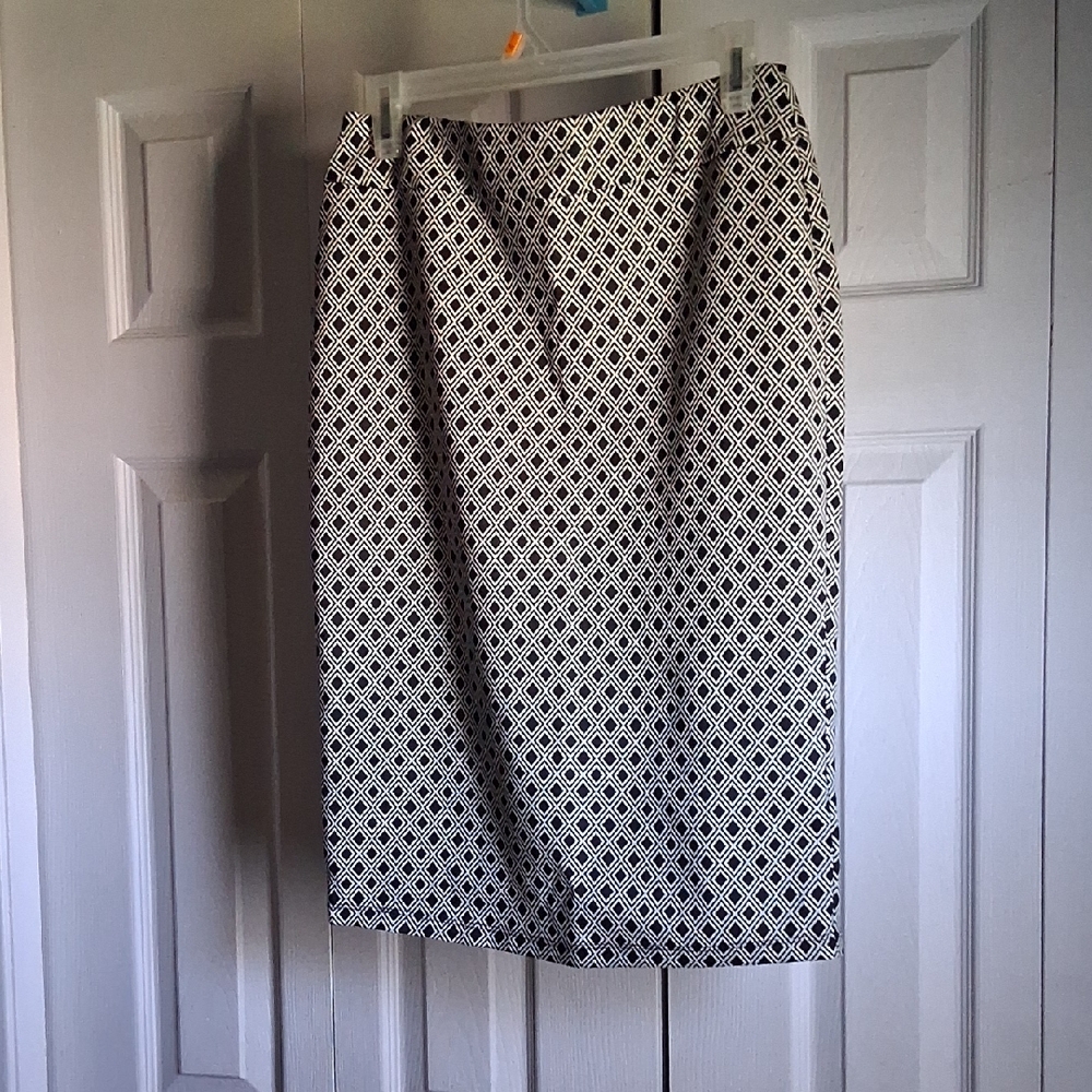 Soho Apparel Black and White Midi Pencil Skirt